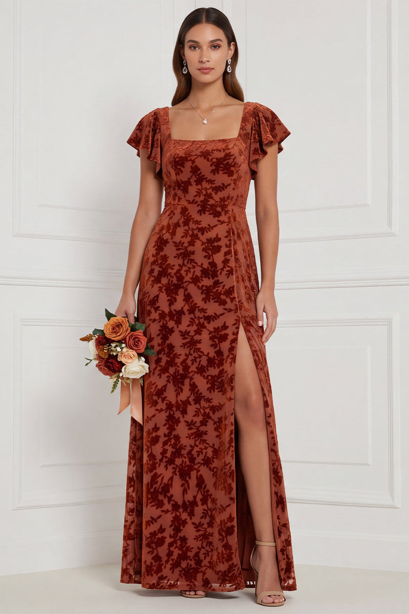 Laden Sie das Bild in den Galerie-Viewer, Braune Burnout Velvet Sheath Quadrathals Flatter-Ärmel Langes Brautjungfernkleid mit Seitenschlitz