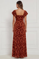 Laden Sie das Bild in den Galerie-Viewer, Braune Burnout Velvet Sheath Quadrathals Flatter-Ärmel Langes Brautjungfernkleid mit Seitenschlitz