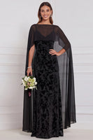 Laden Sie das Bild in den Galerie-Viewer, Schwarzes Burnout Velvet Sheath V-Ausschnitt Langes Brautjungfernkleid mit Umhang
