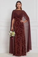 Laden Sie das Bild in den Galerie-Viewer, Schwarzes Burnout Velvet Sheath V-Ausschnitt Langes Brautjungfernkleid mit Umhang