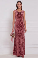 Laden Sie das Bild in den Galerie-Viewer, Olive Sheath Cowl Neck, Burnout Samt, langes Brautjungfernkleid