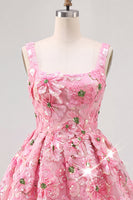 Laden Sie das Bild in den Galerie-Viewer, Rosa A-Linie Quadrathals Geblümtes Kurzes Abendkleid mit Pailletten