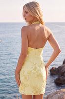 Laden Sie das Bild in den Galerie-Viewer, Narzissen enges, gerafftes kurzes Homecoming-Kleid mit Blumenstickerei