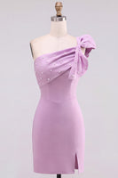 Laden Sie das Bild in den Galerie-Viewer, Gelbes Bodycon-Einschulter-Perlenbesetztes kurzes Homecoming-Kleid mit Schleifendetail