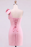 Laden Sie das Bild in den Galerie-Viewer, Gelbes Bodycon-Einschulter-Perlenbesetztes kurzes Homecoming-Kleid mit Schleifendetail