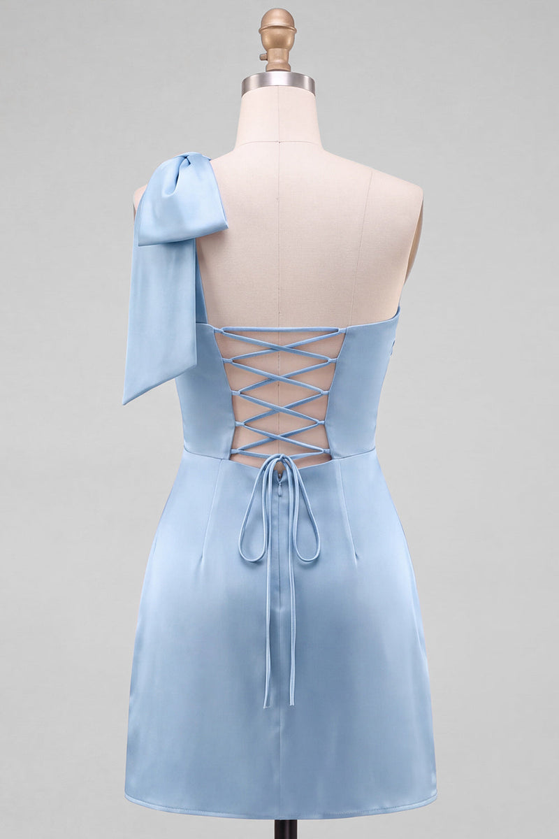 Laden Sie das Bild in den Galerie-Viewer, Gelbes Satin-Kurzabendkleid mit einer Schulter und Schleifendetail