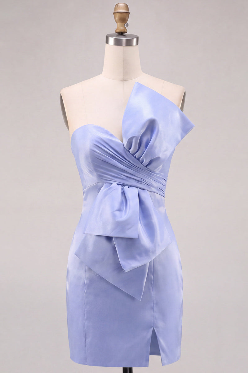 Laden Sie das Bild in den Galerie-Viewer, Hellblaues, trägerloses Satin-Kurzabendkleid mit Schleifendetail