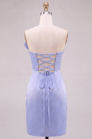 Laden Sie das Bild in den Galerie-Viewer, Hellblaues, trägerloses Satin-Kurzabendkleid mit Schleifendetail