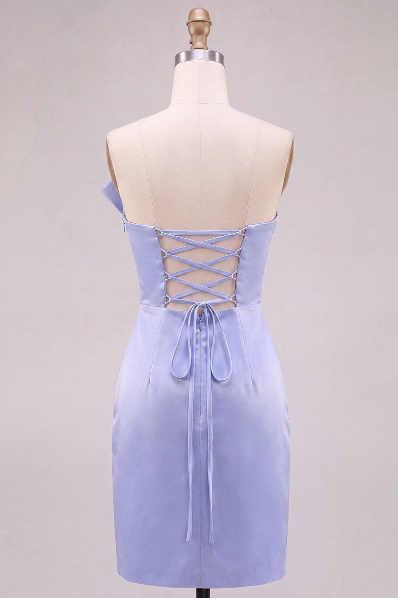 Laden Sie das Bild in den Galerie-Viewer, Hellblaues, trägerloses Satin-Kurzabendkleid mit Schleifendetail