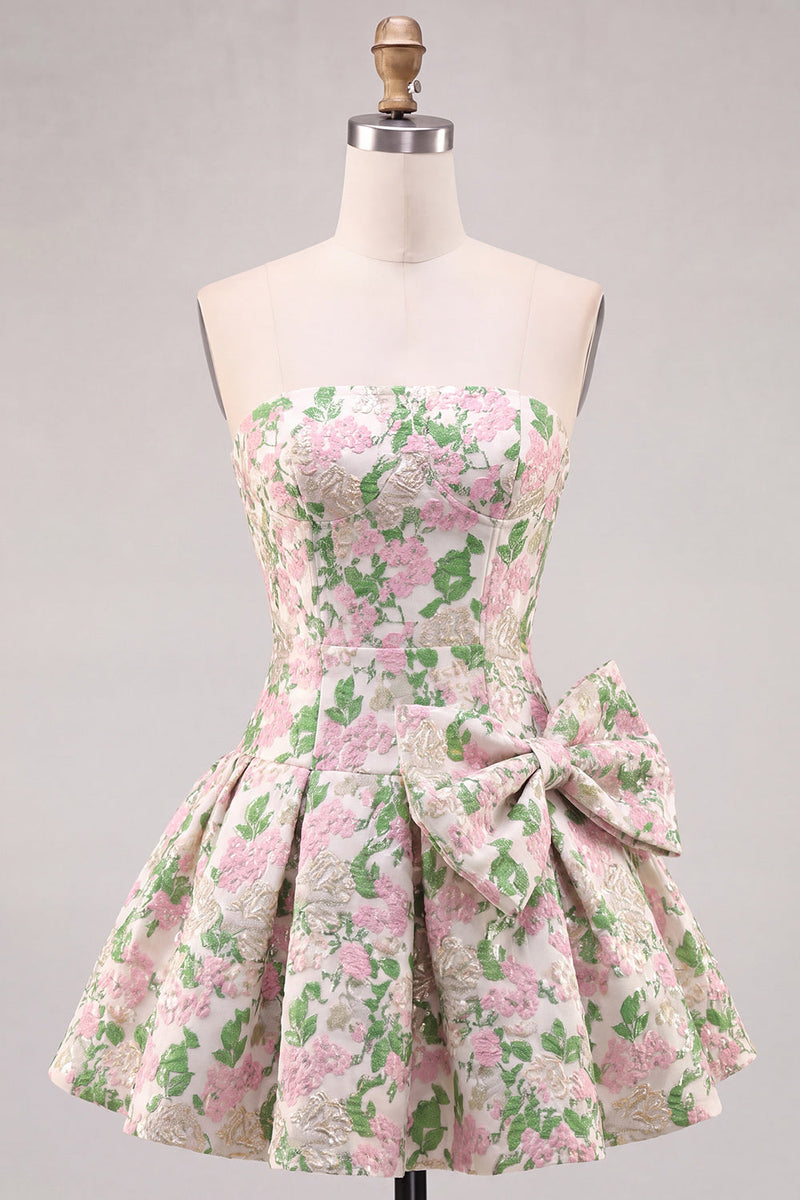 Laden Sie das Bild in den Galerie-Viewer, Rosa A-Linie trägerloses, florales Jacquard Kurz-Homecoming-Kleid mit Schleife
