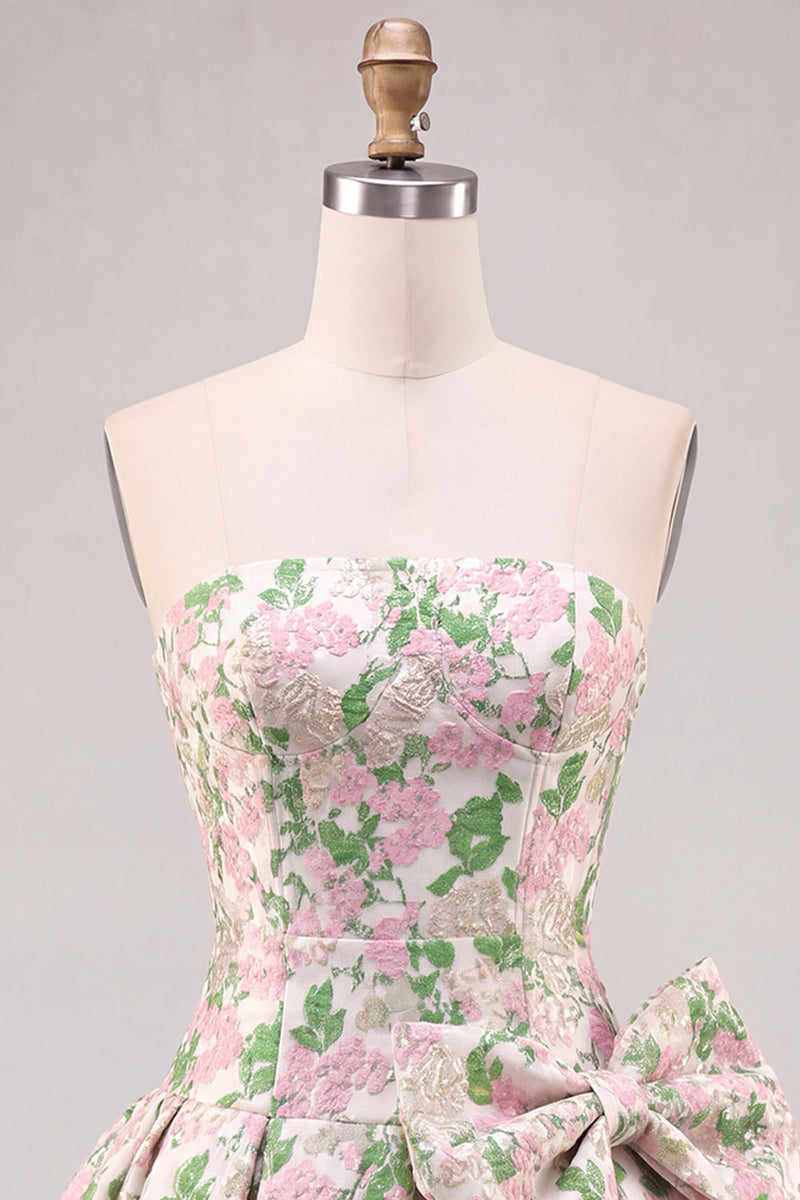 Laden Sie das Bild in den Galerie-Viewer, Rosa A-Linie trägerloses, florales Jacquard Kurz-Homecoming-Kleid mit Schleife