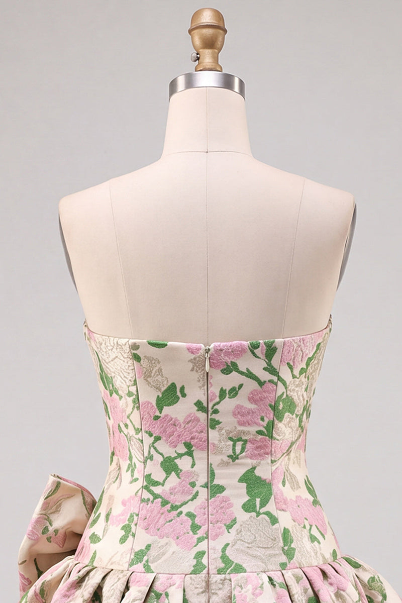 Laden Sie das Bild in den Galerie-Viewer, Rosa A-Linie trägerloses, florales Jacquard Kurz-Homecoming-Kleid mit Schleife