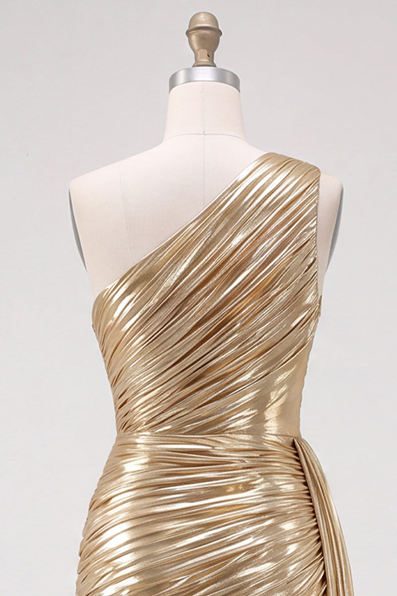 Laden Sie das Bild in den Galerie-Viewer, Goldenes, metallisches, einschulteriges, gerafftes kurzes Homecoming-Kleid mit Seitenschleppe