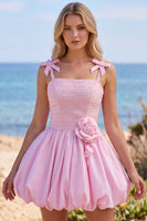 Laden Sie das Bild in den Galerie-Viewer, Rosa A-Linie Perlmutt 3D Blumenrüschen-Saum Kurzes Homecoming-Kleid mit Schleife