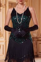 Laden Sie das Bild in den Galerie-Viewer, Vintage schwarzes goldenes Pailletten-Ärmelloses Flapper-Kleid aus den 1920er Jahren mit Fransen