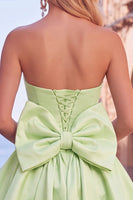 Laden Sie das Bild in den Galerie-Viewer, Schwarzes Trägerloses A-Linie Kurzes Abendkleid mit Rückenschleife