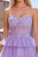 Laden Sie das Bild in den Galerie-Viewer, Fuchsia A Linie Korsett Trägerloses Gestuftes Kurzes Abendkleid mit Spitzenapplikationen
