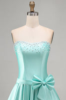 Laden Sie das Bild in den Galerie-Viewer, Mint Satin Perlen Trägerloses Kurzes Abendkleid mit Schleife