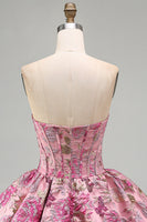 Laden Sie das Bild in den Galerie-Viewer, Rotes Blumen Korsett Jacquard A-Linie Trägerloses Kurzes Abendkleid mit Blasensaum
