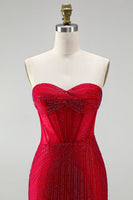 Laden Sie das Bild in den Galerie-Viewer, Rotes Korsett Bodycon Trägerloses, perlenbesetztes kurzes Homecoming-Kleid mit Schnürung auf dem Rücken