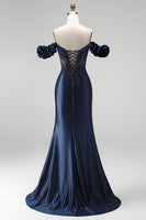 Laden Sie das Bild in den Galerie-Viewer, Navyblaues Schulterloses Korsett Satin Applikationen Langes Abschlussballkleid mit Schlitz