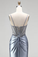 Laden Sie das Bild in den Galerie-Viewer, Staubiges blaues Korsett Meerjungfrauen-Strasssteine, Satin, gerafftes langes Abschlussballkleid mit seitlichem Schlitz
