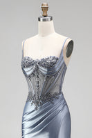 Laden Sie das Bild in den Galerie-Viewer, Staubiges blaues Korsett Meerjungfrauen-Strasssteine, Satin, gerafftes langes Abschlussballkleid mit seitlichem Schlitz