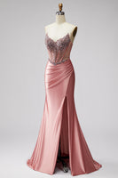 Laden Sie das Bild in den Galerie-Viewer, Meerjungfrauen Korsett Satin Trägerlos Rosa Abschlussballkleid mit Schlitz