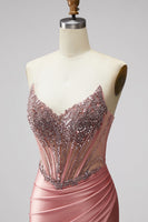 Laden Sie das Bild in den Galerie-Viewer, Meerjungfrauen Korsett Satin Trägerlos Rosa Abschlussballkleid mit Schlitz