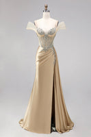 Laden Sie das Bild in den Galerie-Viewer, Champagner Meerjungfrauen Korsett Rheinstein Satin Gerafftes Langes Abschlussballkleid mit Schlitz