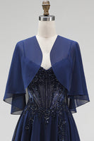 Laden Sie das Bild in den Galerie-Viewer, Marineblaues Korsett Chiffon A-Linie Spaghettiträger Langes Mutter der Braut Kleid mit Umhang