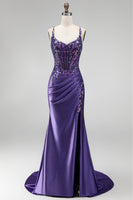 Laden Sie das Bild in den Galerie-Viewer, Glitzerndes Meerjungfrauen-Korsett, gerafftes Satin, langes lila Abschlussballkleid mit Schlitz