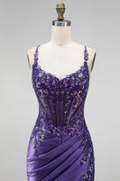 Laden Sie das Bild in den Galerie-Viewer, Glitzerndes Meerjungfrauen-Korsett, gerafftes Satin, langes lila Abschlussballkleid mit Schlitz