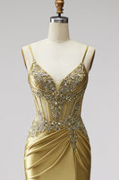 Laden Sie das Bild in den Galerie-Viewer, Goldenes Meerjungfrauen Korsett Satin Strassstein Gerafftes Spaghettiträger Langes Abschlussballkleid mit Schlitz
