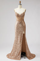 Laden Sie das Bild in den Galerie-Viewer, Glitzerndes Goldenes Korsett Meerjungfrauen Strasssteine Pailletten Trägerloses Langes Abschlussballkleid mit Schlitz