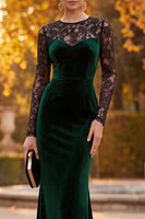 Laden Sie das Bild in den Galerie-Viewer, Dunkelgrünes Samt Meerjungfrauen Illusionshals Langarmiges Maxi Festkleid mit Spitze