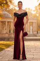 Laden Sie das Bild in den Galerie-Viewer, Burgunderrotes Samt Scheide Schulterloses Maxi Festkleid mit Schlitz
