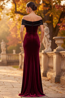 Laden Sie das Bild in den Galerie-Viewer, Burgunderrotes Samt Scheide Schulterloses Maxi Festkleid mit Schlitz