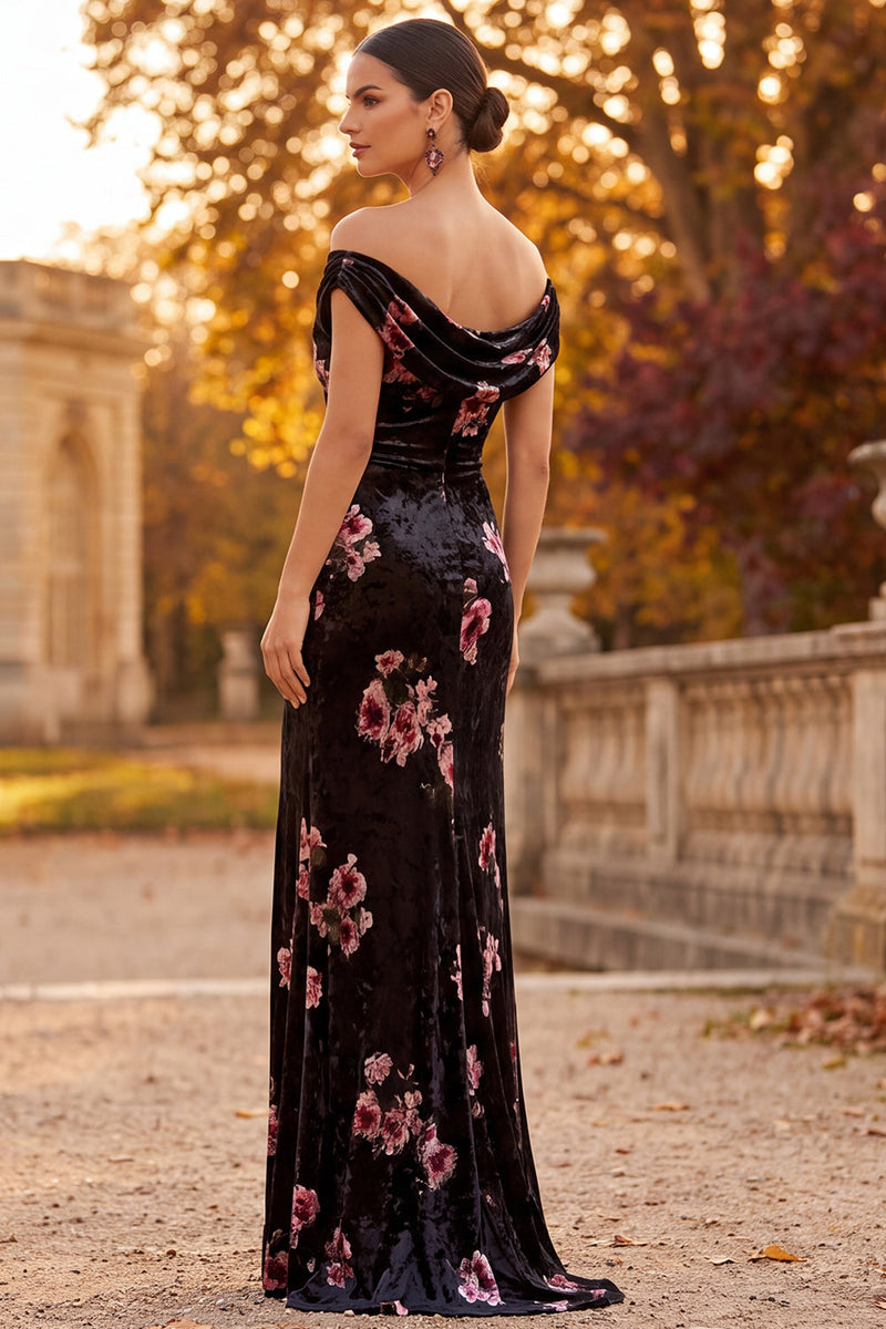 Laden Sie das Bild in den Galerie-Viewer, Schwarzes Schulterloses Gerafftes Maxi Ballkleid mit Seitenschlitz