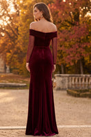 Laden Sie das Bild in den Galerie-Viewer, Burgunderrotes Samt Scheide Schulterloses Falten Langes Festkleid mit Schlitz
