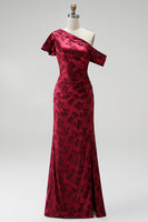 Laden Sie das Bild in den Galerie-Viewer, Burgunder Scheide Asymmetrisches Einschulteriger Jacquard Maxi Mutter der Braut mit seitlichem Schlitz