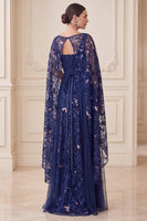 Laden Sie das Bild in den Galerie-Viewer, Marineblaue A-Linie Illusions-Pailletten-Maxi-Mutter-der-Braut-Kleid mit Umhang