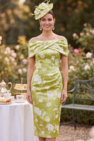 Laden Sie das Bild in den Galerie-Viewer, Grünes, schulterfreies, satinbedrucktes Midi-Mutter-der-Braut-Kleid mit Schlitz