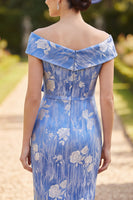 Laden Sie das Bild in den Galerie-Viewer, Off-the-shoulder blau geraffte, rüschierte Midi-Mutter der Braut Kleid mit Streiß-Schleife