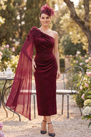 Laden Sie das Bild in den Galerie-Viewer, Burgunderrot, mit einer Schulter besetzte Hülle, gerafftes Mutter-der-Braut-Kleid mit Draperung