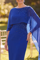 Laden Sie das Bild in den Galerie-Viewer, Königsblauer Bateau-Hals mit Perlen-Scheide Midi-Mutter-der-Braut-Kleid mit Chiffon-Umhang