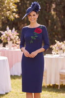 Laden Sie das Bild in den Galerie-Viewer, Marineblaue Bateau-Halsscheide 3/4 Ärmel Applikationen Midi Mutter der Braut Kleid