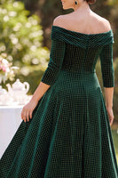 Laden Sie das Bild in den Galerie-Viewer, Dunkelgrünes schulterfreies, 3/4 Ärmel A-Linie Mutter-der-der-Braut-Kleid mit Perlen
