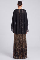 Laden Sie das Bild in den Galerie-Viewer, Glitzerndes schwarzes Pailletten-Bateau-Ausschnitt langes Festkleid mit Umhang
