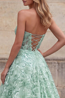 Laden Sie das Bild in den Galerie-Viewer, Hellgrünes A-Linie-Trägerloses Pailletten-Blumen-Langball-Kleid